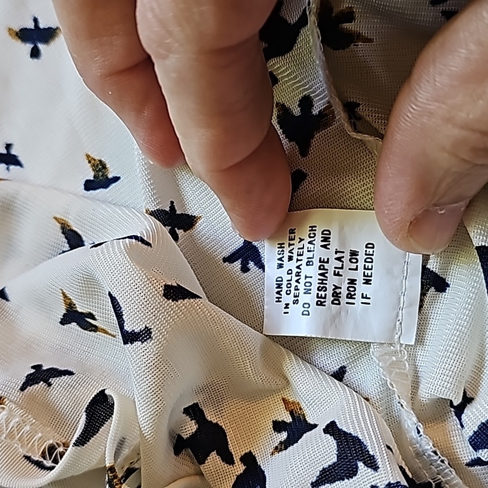 Womans Shear Sleeveless Top by Ember. Bird print. Size Large. Tie Collar. - Picture 6 of 8
